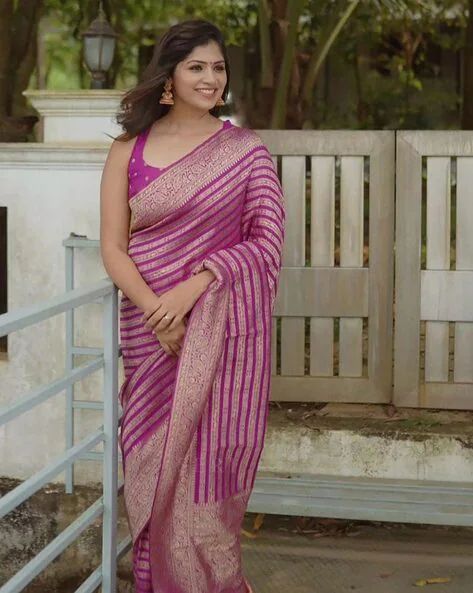 Light Purple Lichi Silk Lace Border Work Saree - Image 2