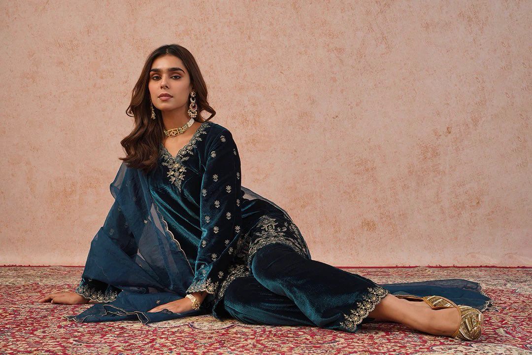 Blue Organza Embroidery Work Salwar Suit - Image 3