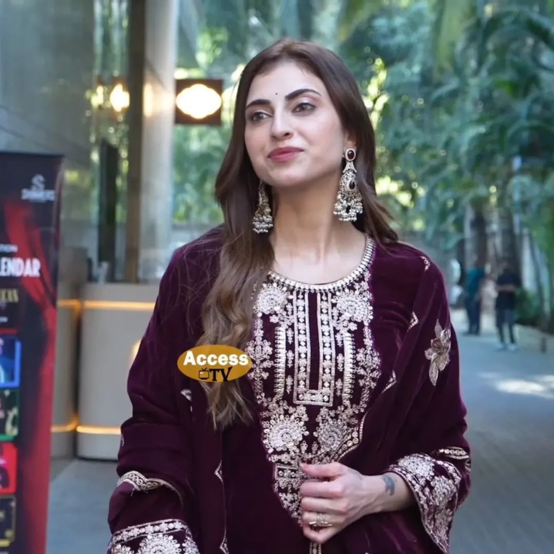 Maroon Velvet Embroidery Work Salwar Suit - Image 2