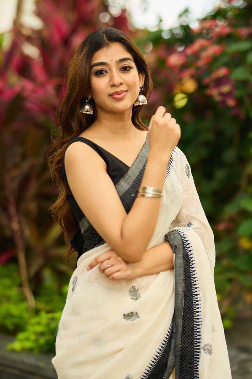 Off White Soft Lilan Slab Lace Border Saree - Image 3