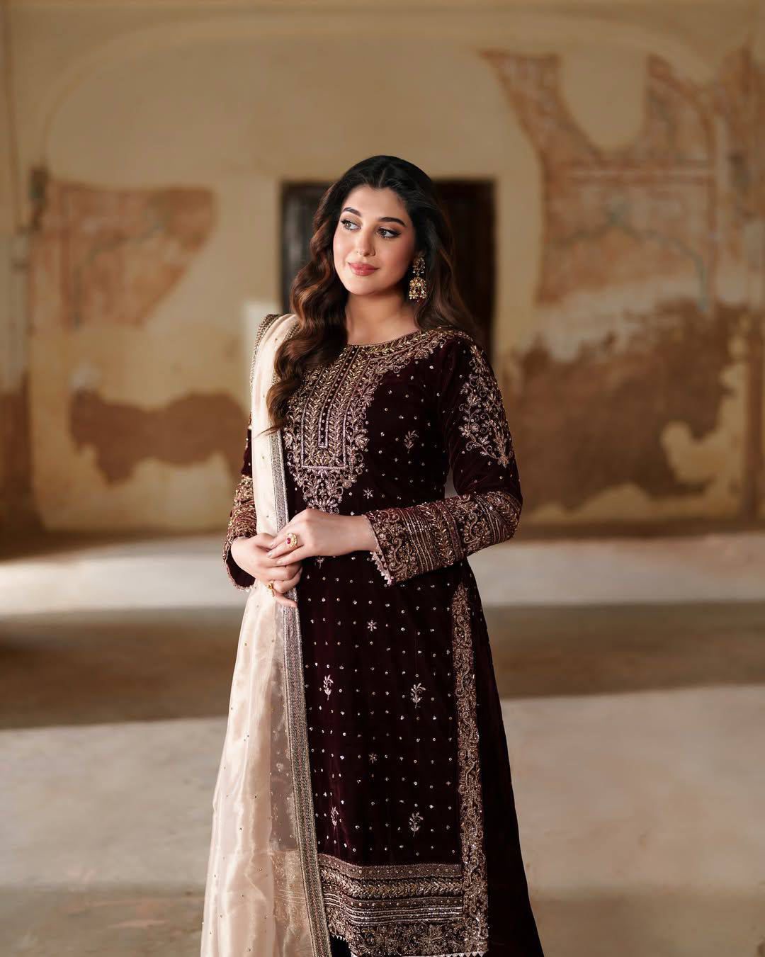 Maroon Velvet Embroidery Work Salwar Suit - Image 5