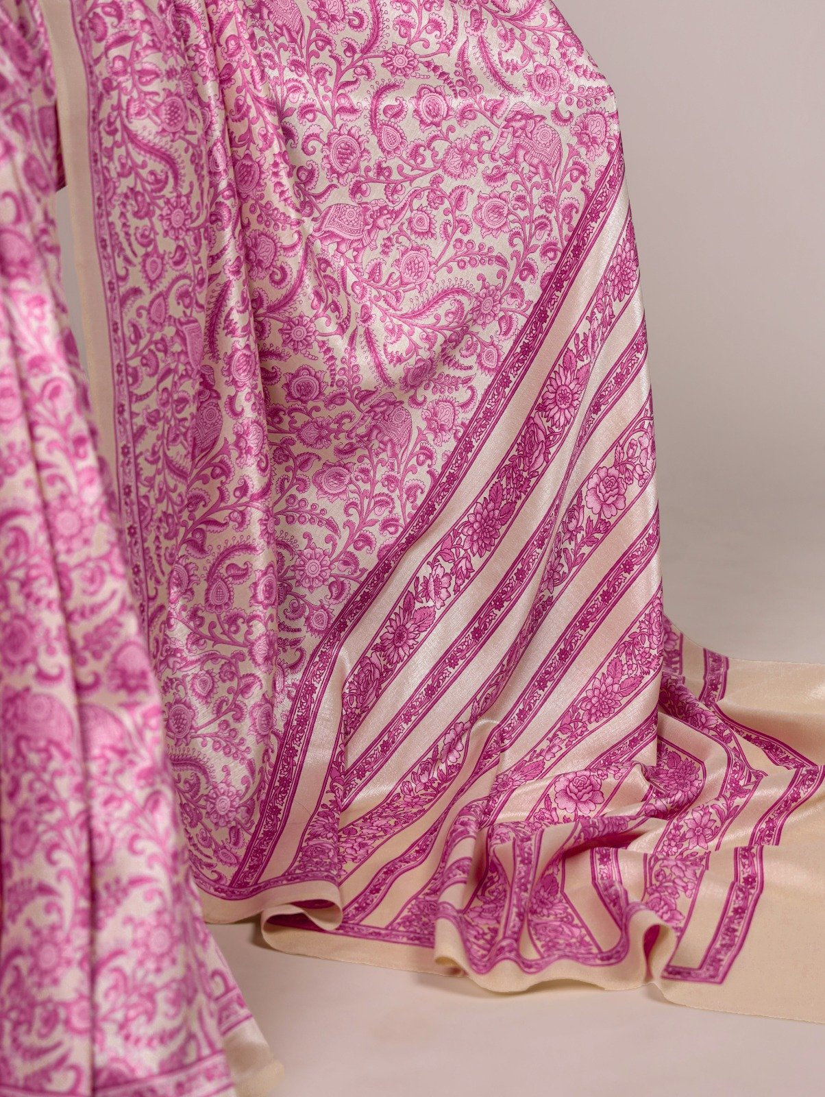 Pink Taser Silk With Printed Work Saree - Image 3