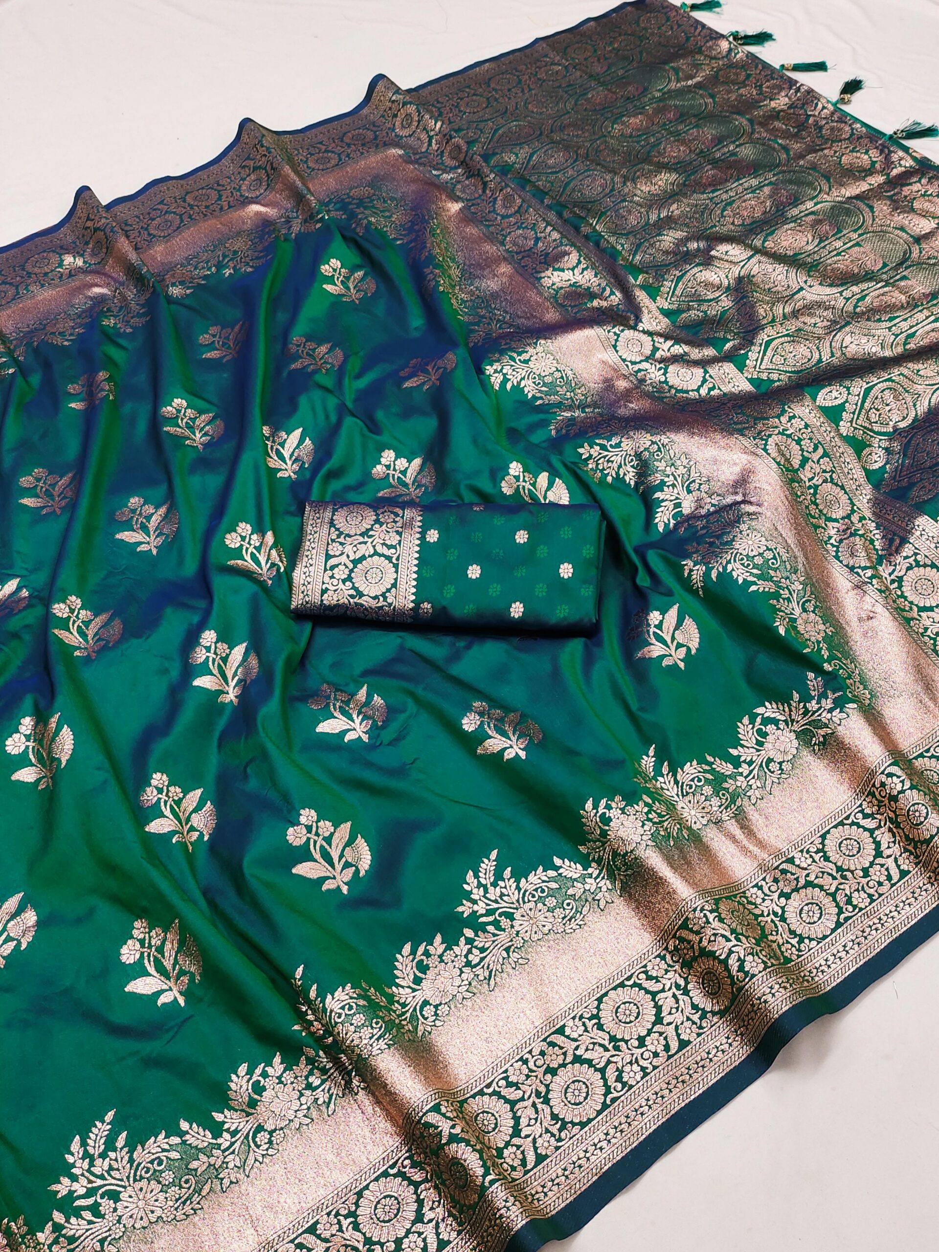 Green Banarasi Silk Weaving Lace Zari Work Saree