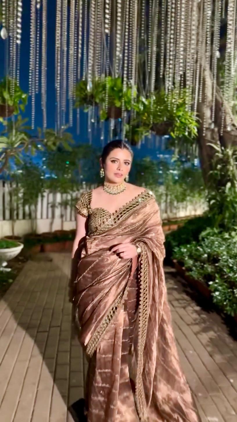 Mustered Organza Silk Mirror Embroidery Work Saree - Image 4