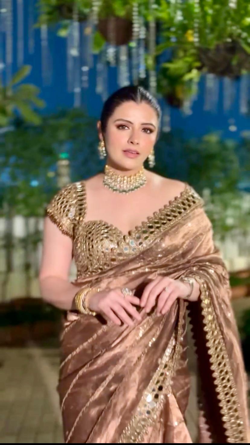 Mustered Organza Silk Mirror Embroidery Work Saree - Image 2