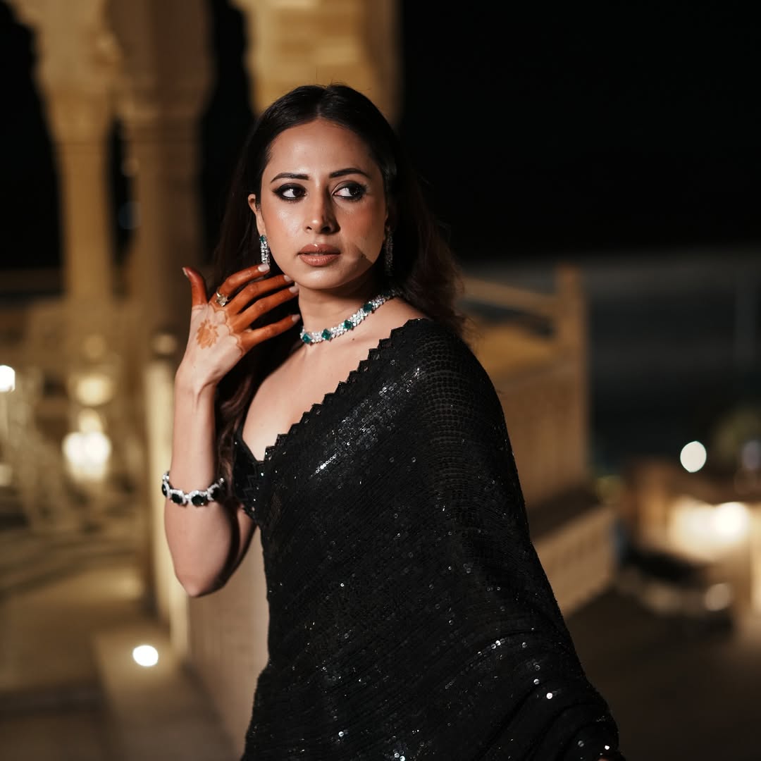 Black Georgette Embroidery Lace Work Saree - Image 3