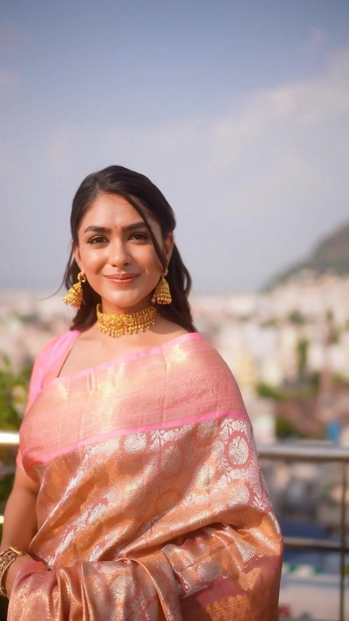 Light Pink Soft Lichi Silk Jacquard Work Saree - Image 4