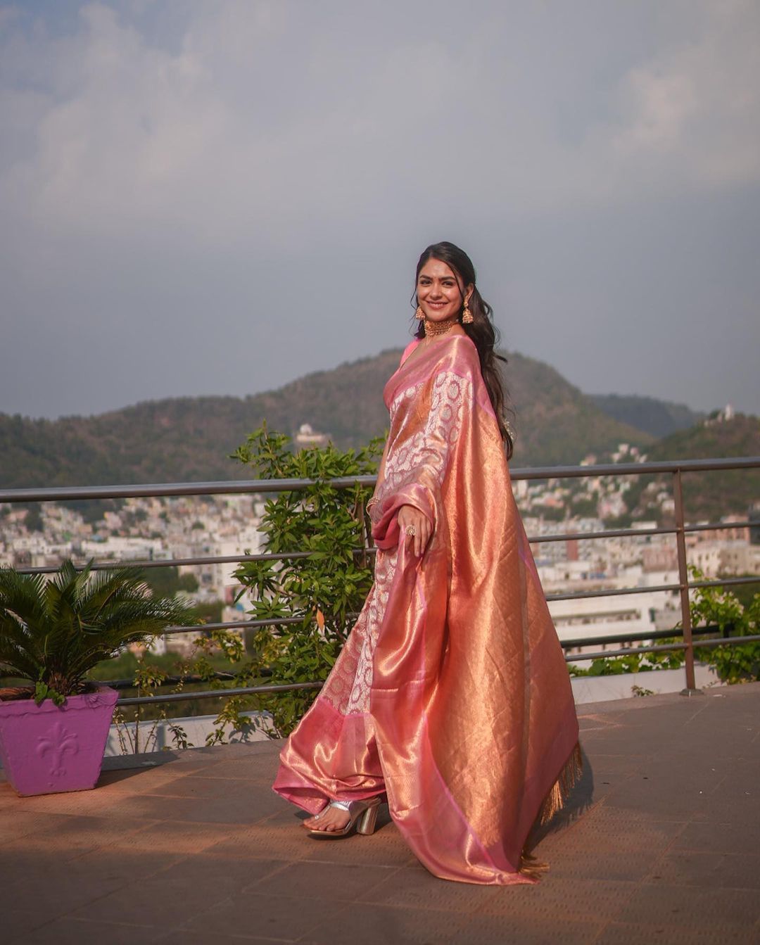 Light Pink Soft Lichi Silk Jacquard Work Saree - Image 3