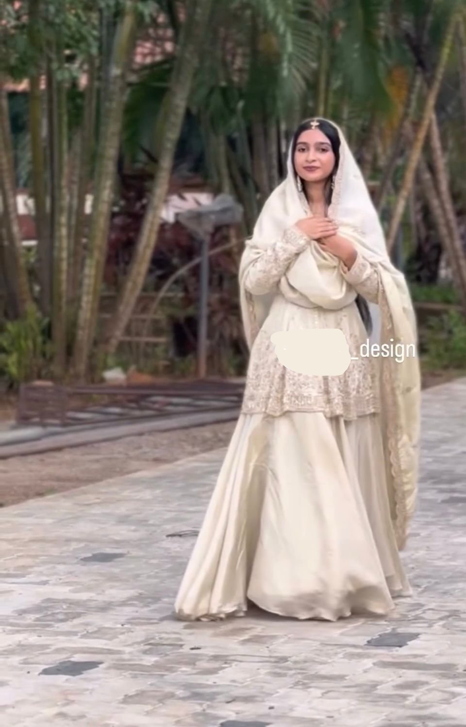 Off White Chinon Silk Embroidery Work Salwar Suit - Image 3