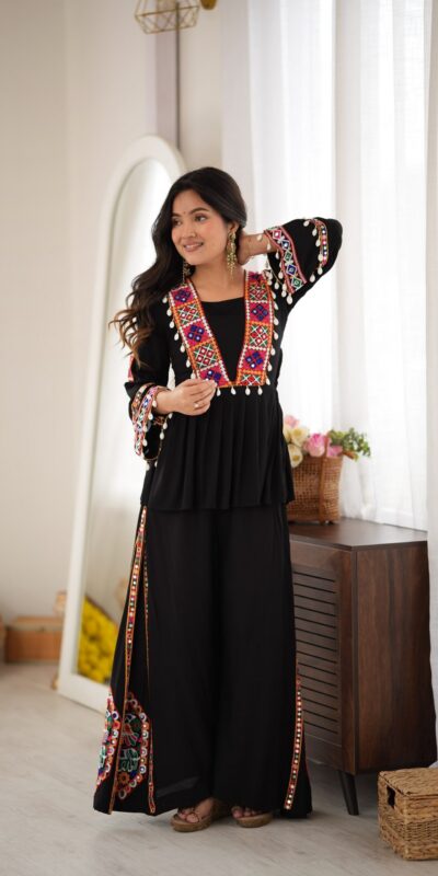 SP 93 Black Rayon Salwar Suit with Embroidery Work & Thread Embroidery. Best Price ₹2149. Delivery 4-6 Working Days. Shop now. | Jump Suits, Salwar suit, Casual Suits, Creative suits, Designer Suits, Palazzo Suits, Party Wear Suits, Patiala Suits, Straight Suits