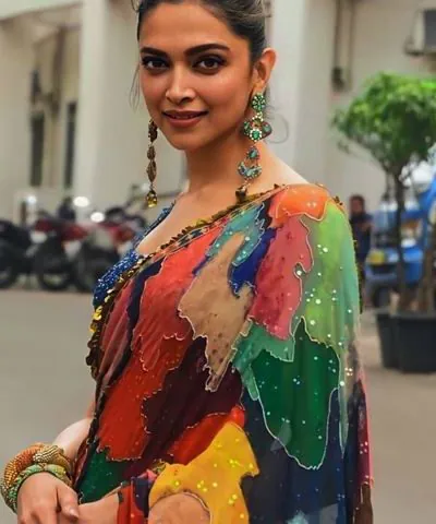 Love-multicoloured-outfits-Check-out-Deepika-Padukone’s-Sabyasachi-sari-2