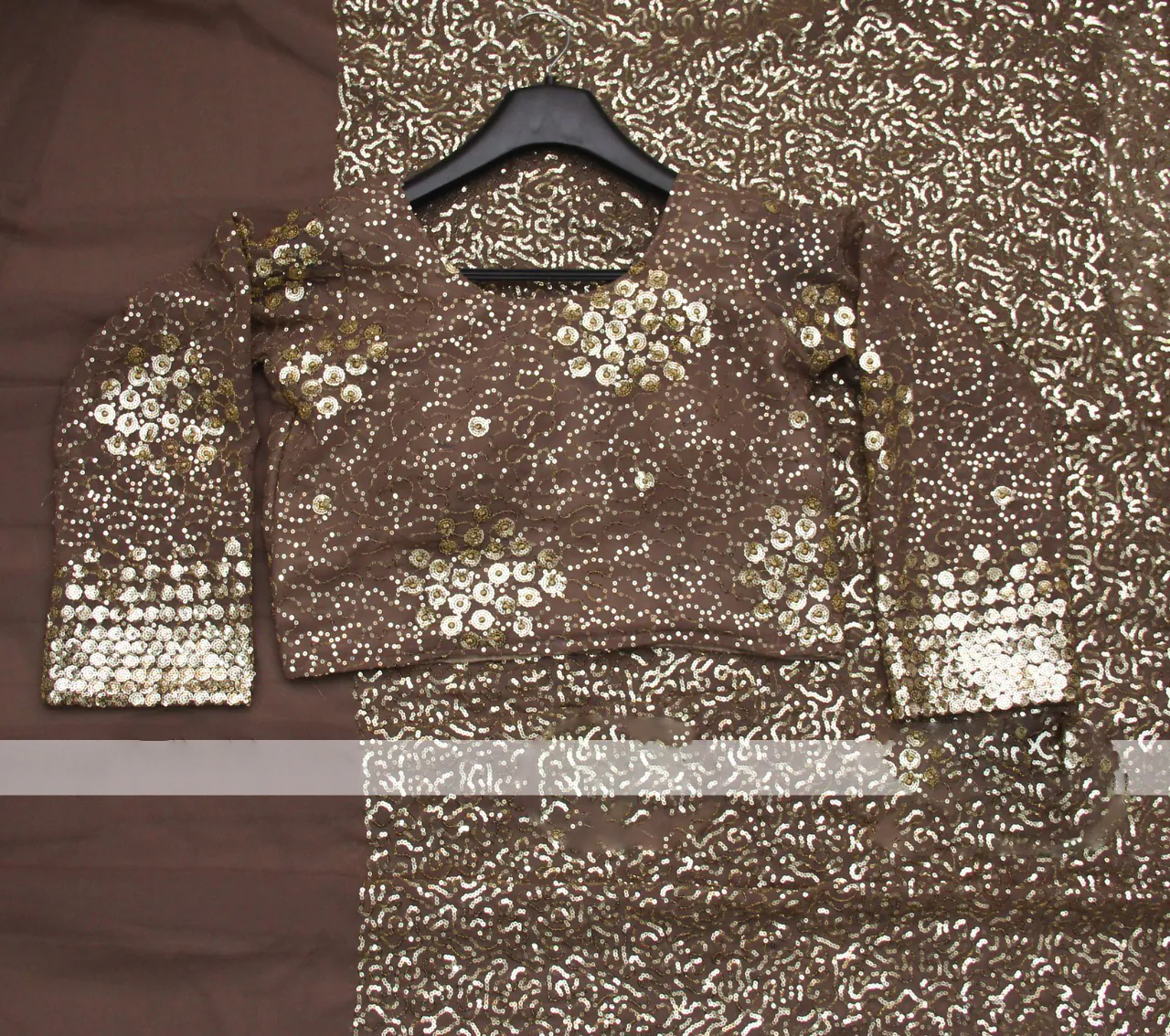 Gold Fancy Thread Sequins Work Saree - Image 4