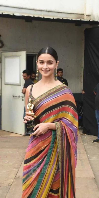 gorgeous-alia-bhatt-in-sabyasachi-multi-color-designer-party-wear-saree