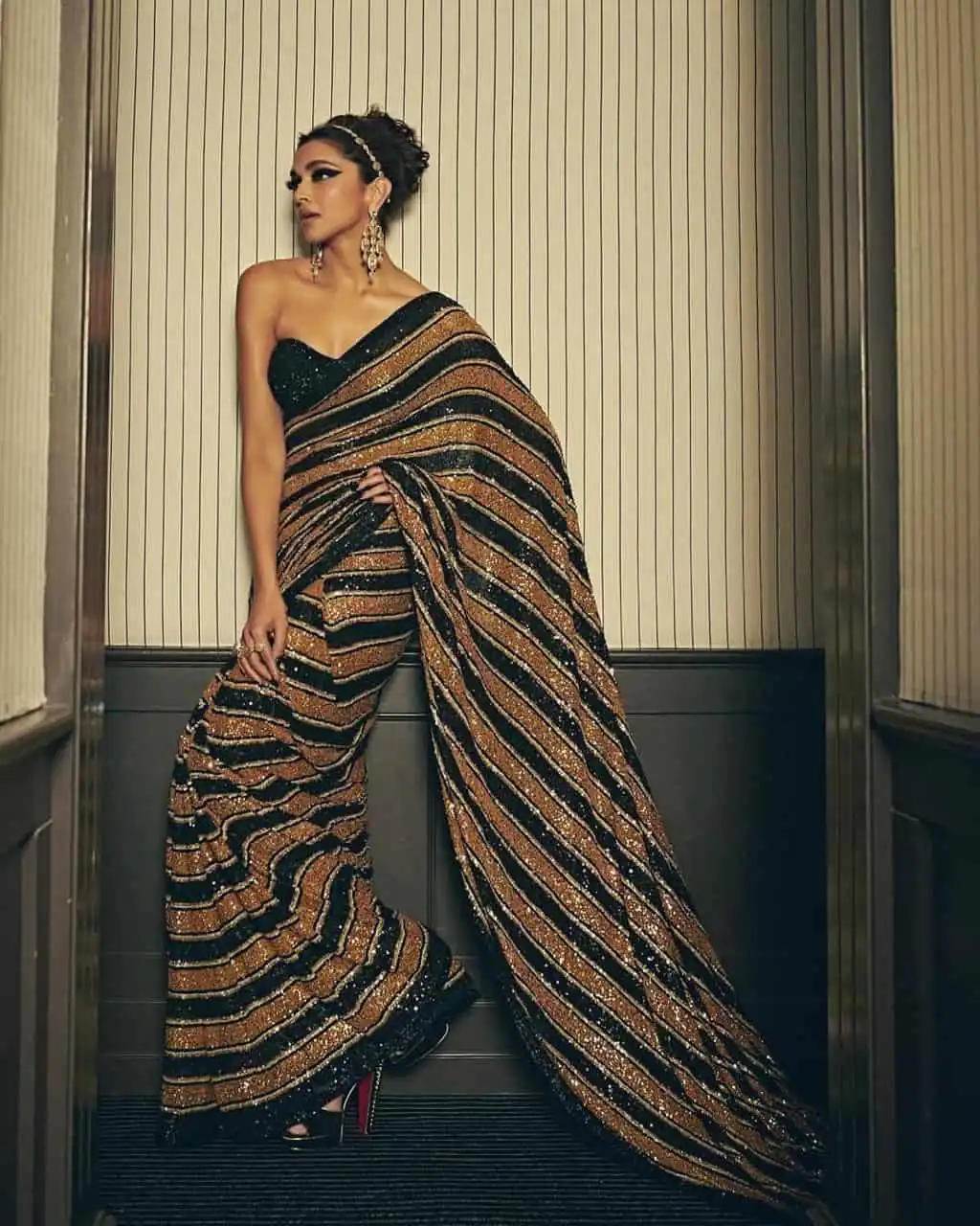 LG 1491 Gold & Black Saree : Heavy Faux Georgette Work : Fancy Double Sequence Work Party Wear, Wedding, Special Events @2249/- | Sarees, Bollywood Sarees, Creative Sarees, Designer Sarees, Embroidered Sarees, Ethnic Saree, Modern Digital sarees, Party Wear Sarees
