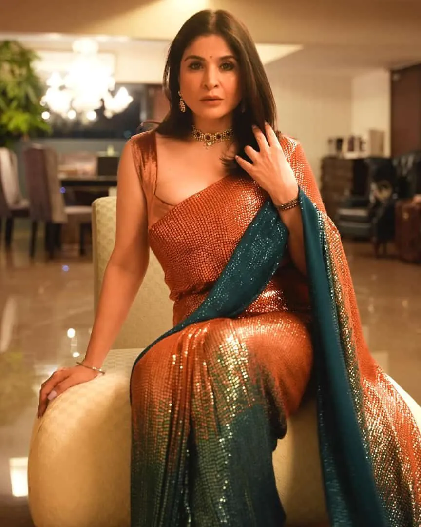 Orange Georgette Dual Sequin Embroidered Saree - Image 4