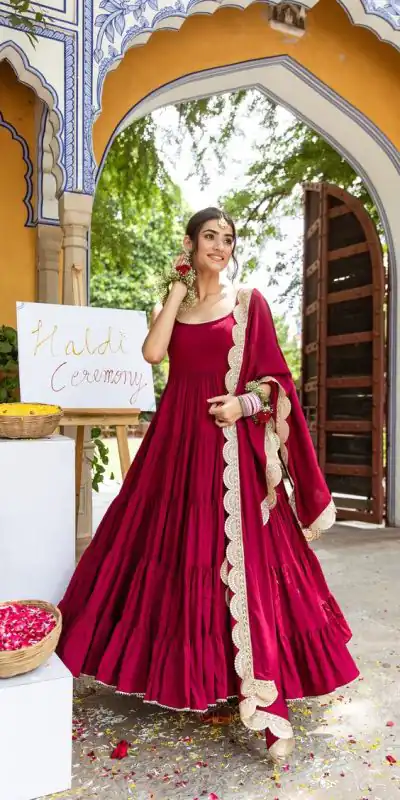 Dazzling Red Color Heavy Georgette Attached Pad Salwar Suit