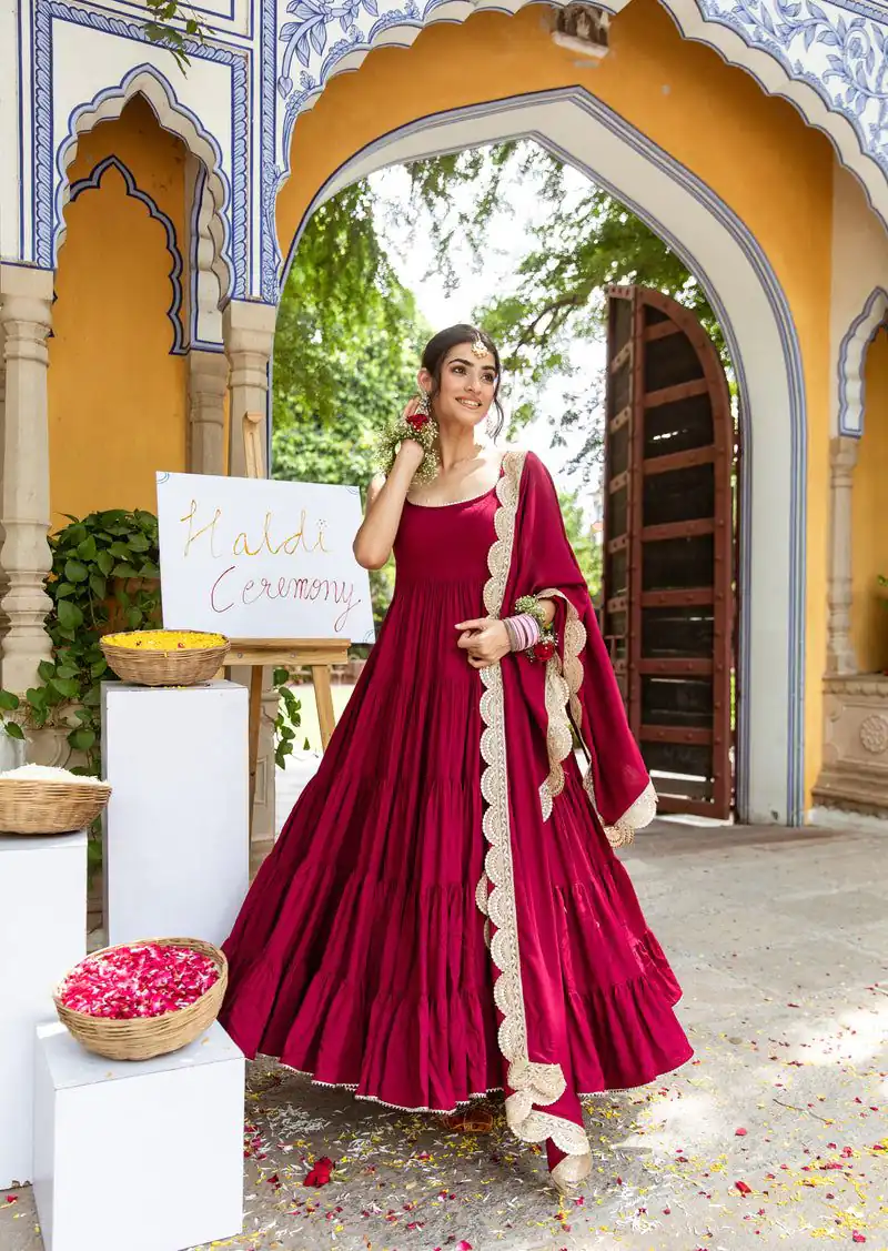 Dazzling Red Color Heavy Georgette Attached Pad Salwar Suit