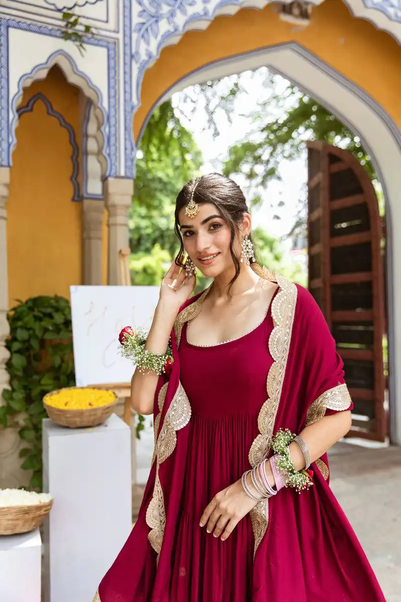 Dazzling Red Color Heavy Georgette Attached Pad Salwar Suit