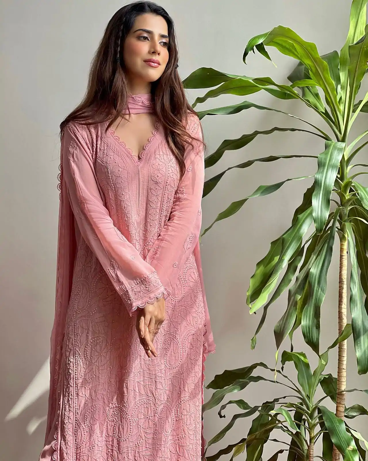BE 170 Baby Pink Color Georgette Thread Embroidery Salwar Suit Wedding, Party, Festive events, etc.  Expected Delivery  4-6 Working Days @1999/- | Salwar suit, Casual Suits, Creative suits, Designer Suits, Palazzo Suits, Party Wear Suits, Patiala Suits, Straight Suits