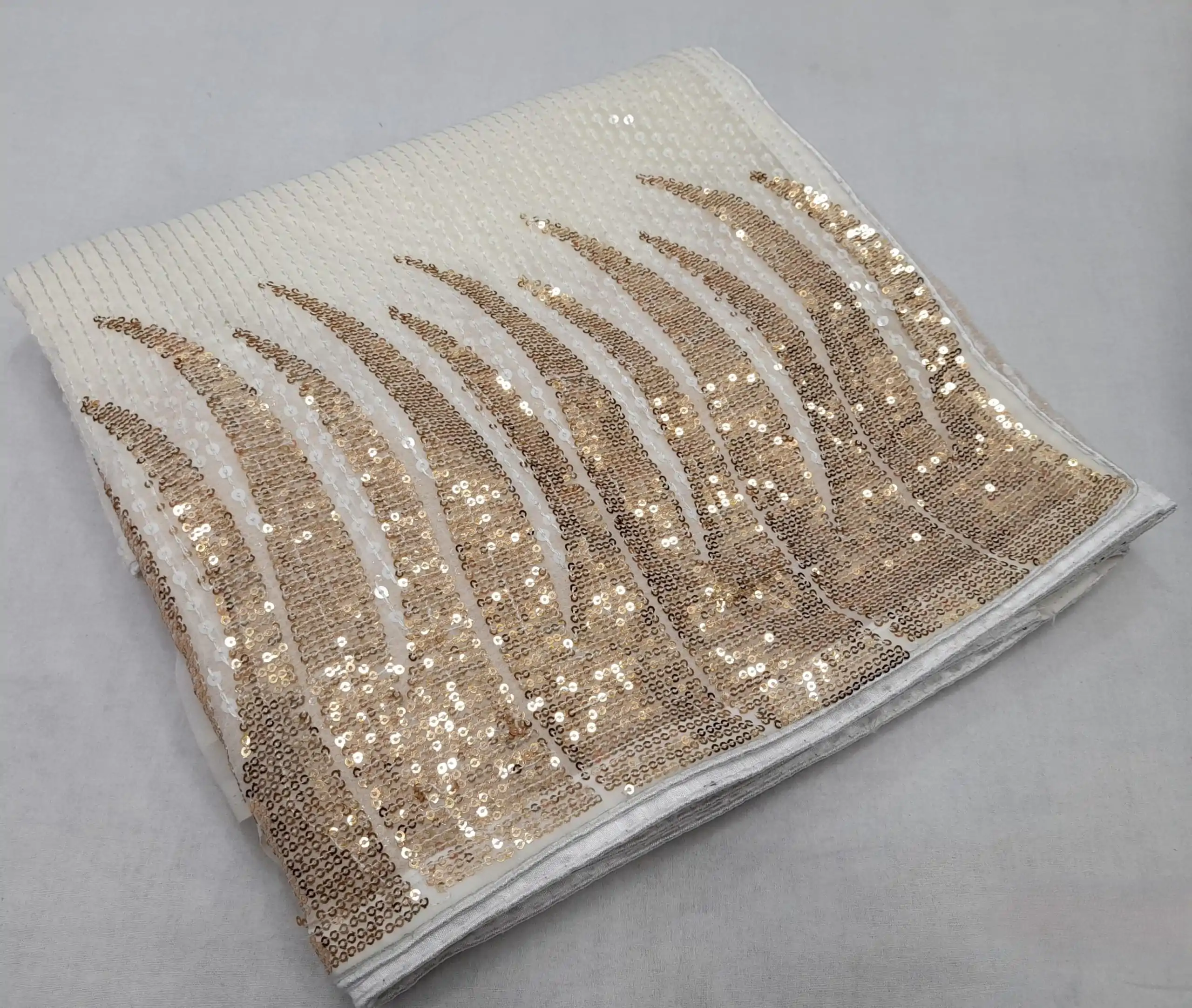 Nice White Full Saree Of Heavy Quality 60 Gram Georgette Saree