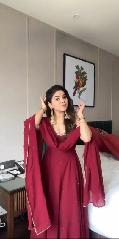 RTC 5839 Maroon Color Foix Georgette Thread With Real Mirror With Diamond Salwar Suit , Wedding, Party, Festive, Events Etc.4-6 Working Days@ 1949/-only | Jump Suits, Salwar suit, Casual Suits, Creative suits, Designer Suits, Palazzo Suits, Party Wear Suits, Patiala Suits, Straight Suits