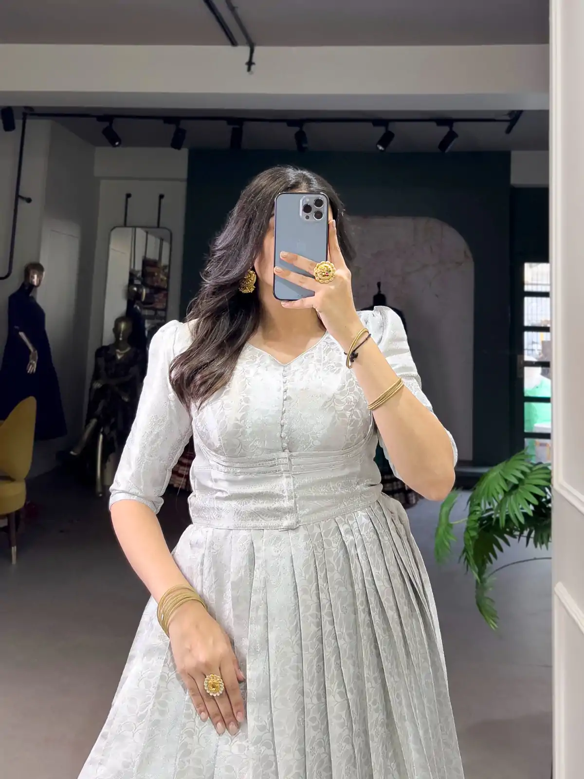 White Zari Weaving Work Gown - Image 3