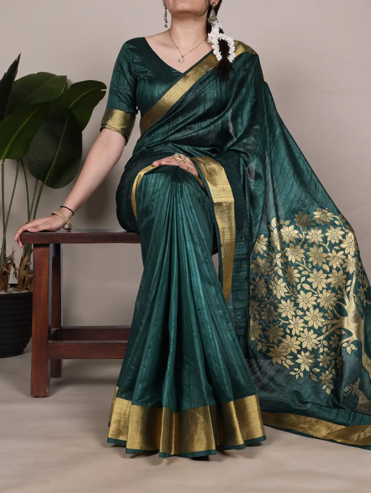 YNF 7903 Green Color Raw Silk Zari Weaving Work Saree Casual, Wedding, Festive, Events . Expected Delivery  4-6 Working Days @1699/- only                                                                                | Sarees, Bollywood Sarees, Creative Sarees, Designer Sarees, Embroidered Sarees, Ethnic Saree, Modern Digital sarees, Party Wear Sarees