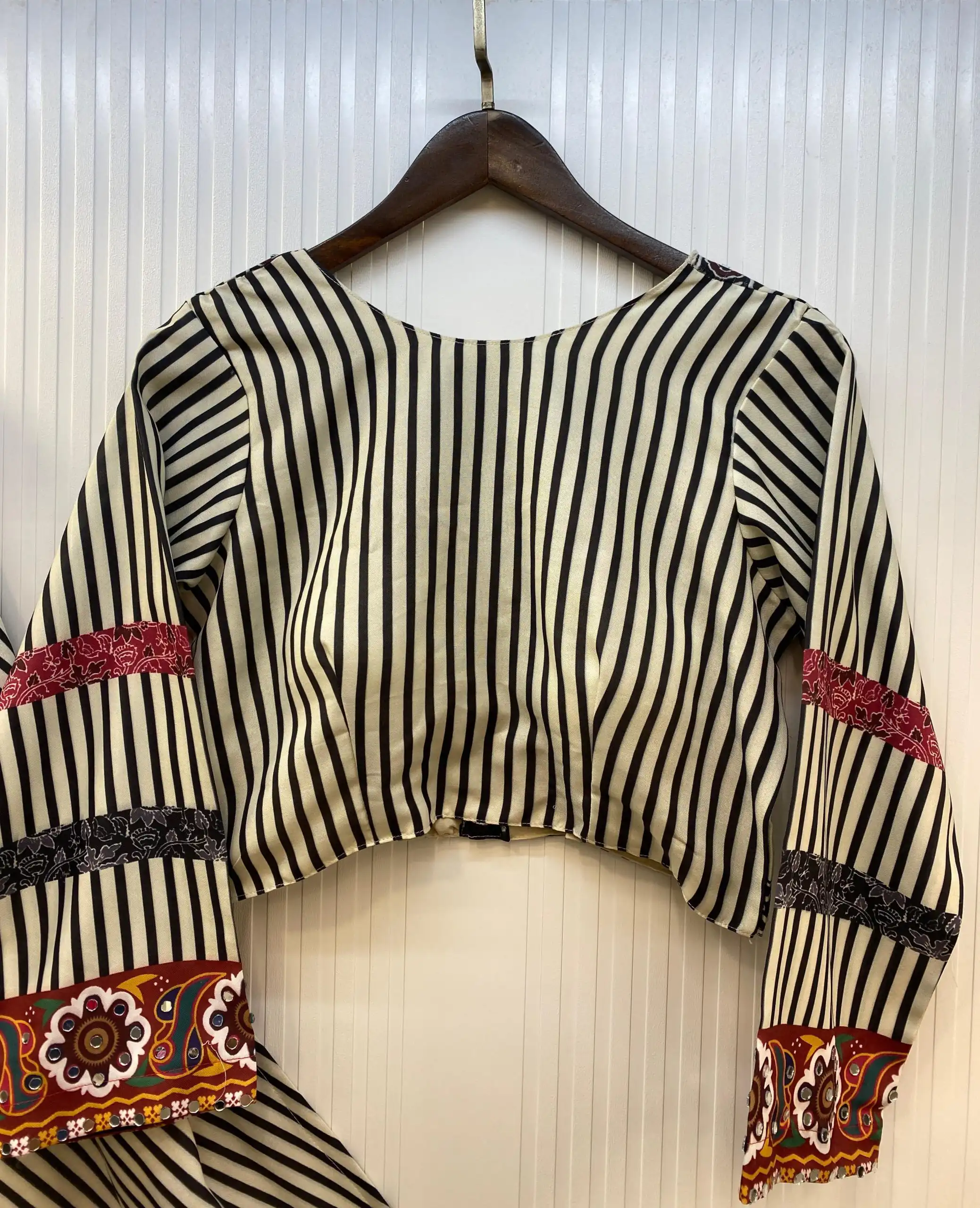 LG 641 Off White Color Printed Rayon Real Mirror Work Lehenga Choli Wedding, Party, Festive, Events Etc. Delivery 4-6 Working Days Rs 1999 | Lehenga, Bollywood Lehenga, Creative Lehenga, Designer Lehenga, Embroidered Lehenga, Party Wear Lehenga