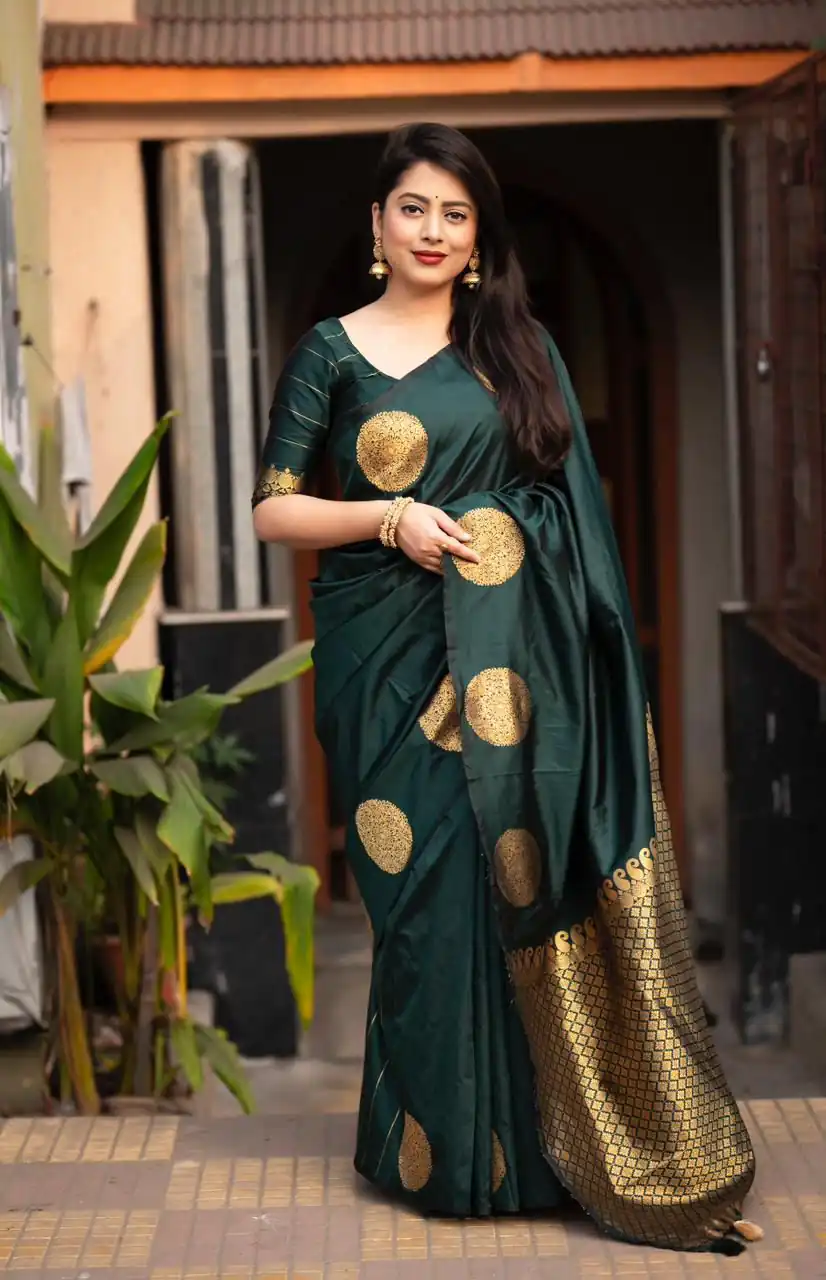 Bottle Green Soft Silk Cloth Pallu Saree