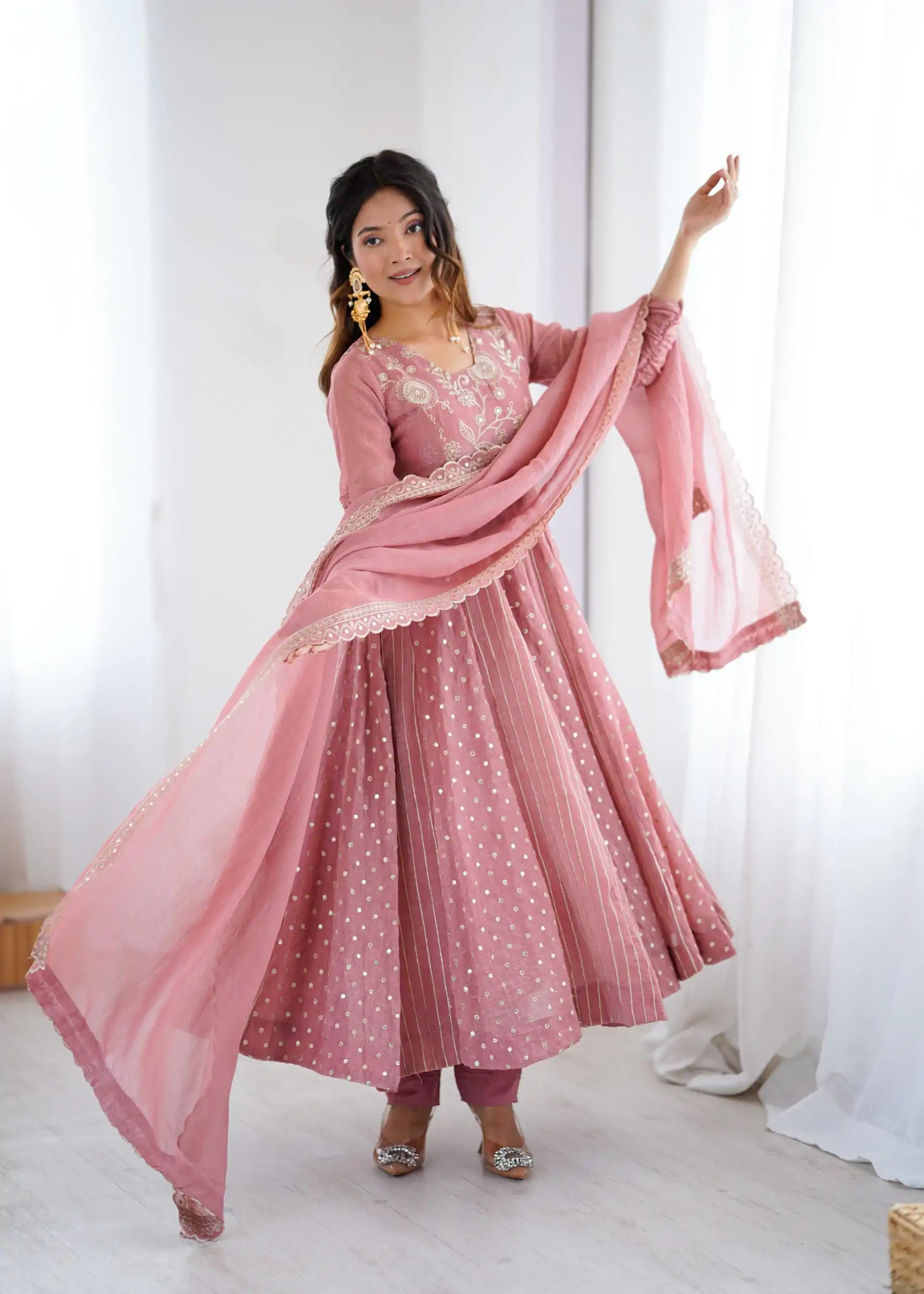 SRK 5293 Peach With Crunchy Silk With Fully Flair with Lace Work & Embroidery Work Anarkali Gown . Introductory Price ₹2149. Delivery 4-6 Worki | Gowns, Bollywood Gowns, Creative Gowns, Designer Gowns, Embroidered Gowns, Party Wear Gowns