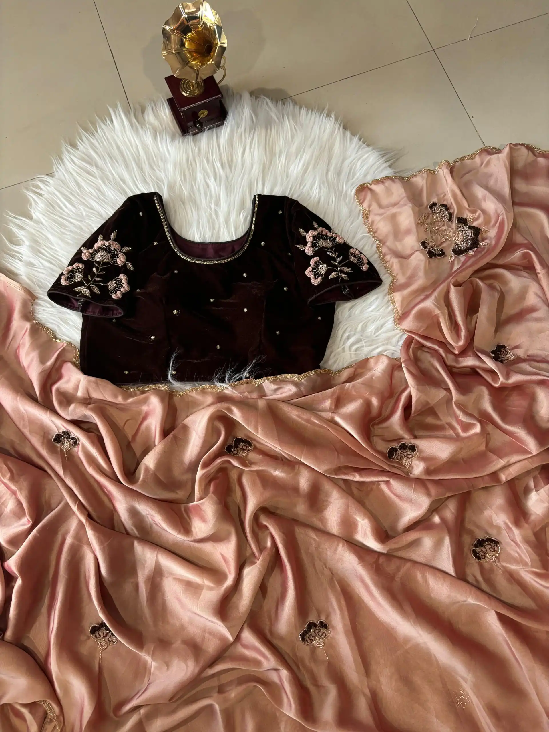 AC AZAELEA Peach Rangoli Silk Lace Work & Resham Work Saree with . Exclusive Offer ₹2549. Delivery 4-6 Working Days. Shop now. | Sarees, Bollywood Sarees, Creative Sarees, Designer Sarees, Embroidered Sarees, Ethnic Saree, Modern Digital sarees, Party Wear Sarees