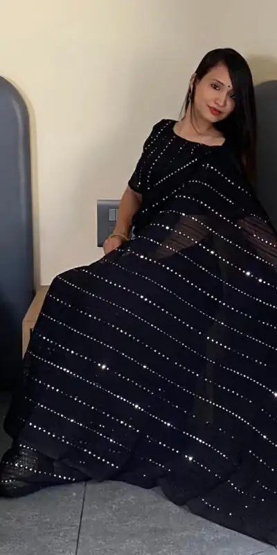 BT SUMAN Black Fox Georgette SareePerfect for Wedding, Party, Sangeet, Baisakhi, Karwa Chauth – . Special Price ₹1749. Delivery 4-6 Working Days. | Sarees, Bollywood Sarees, Creative Sarees, Designer Sarees, Embroidered Sarees, Ethnic Saree, Modern Digital sarees, Party Wear Sarees