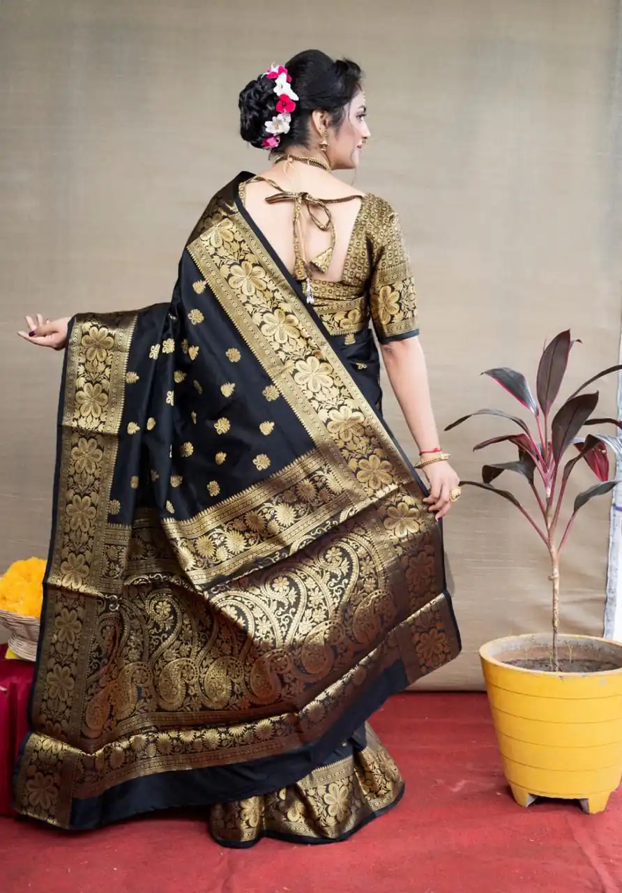 Black Lichi Silk Border Work Saree - Image 4