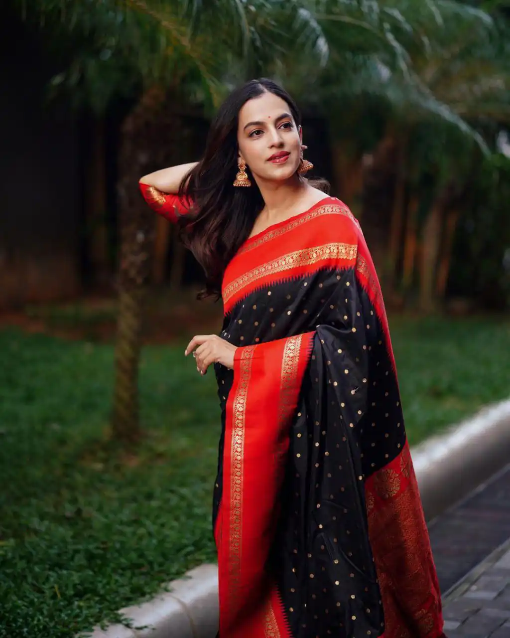 Black Lichi Silk Lace Work Saree - Image 4
