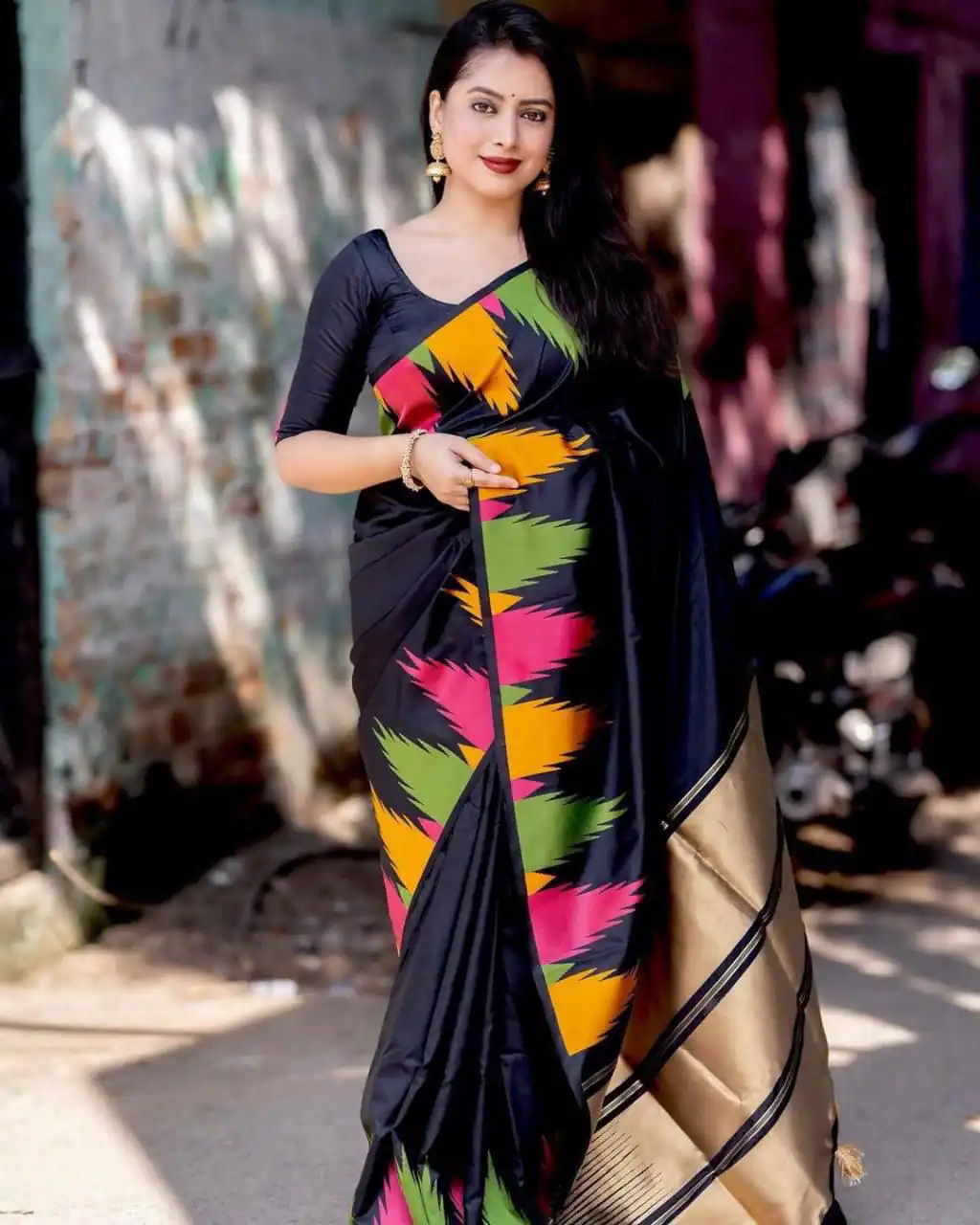 Black Soft Lichi Silk Lace Border Work Saree - Image 2