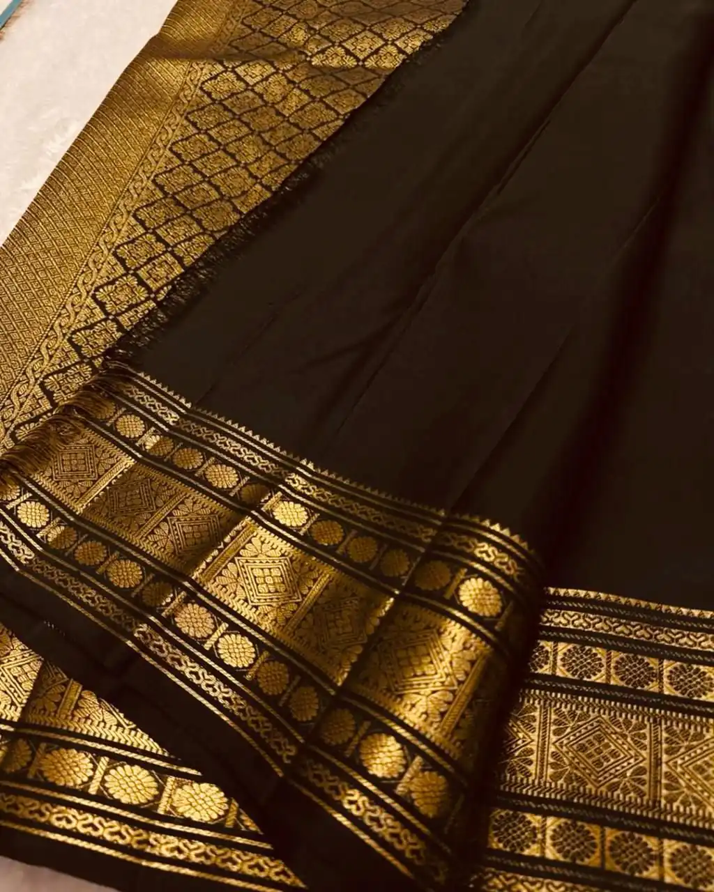 Black Soft Lichi Silk Lace Zari Work Saree - Image 3