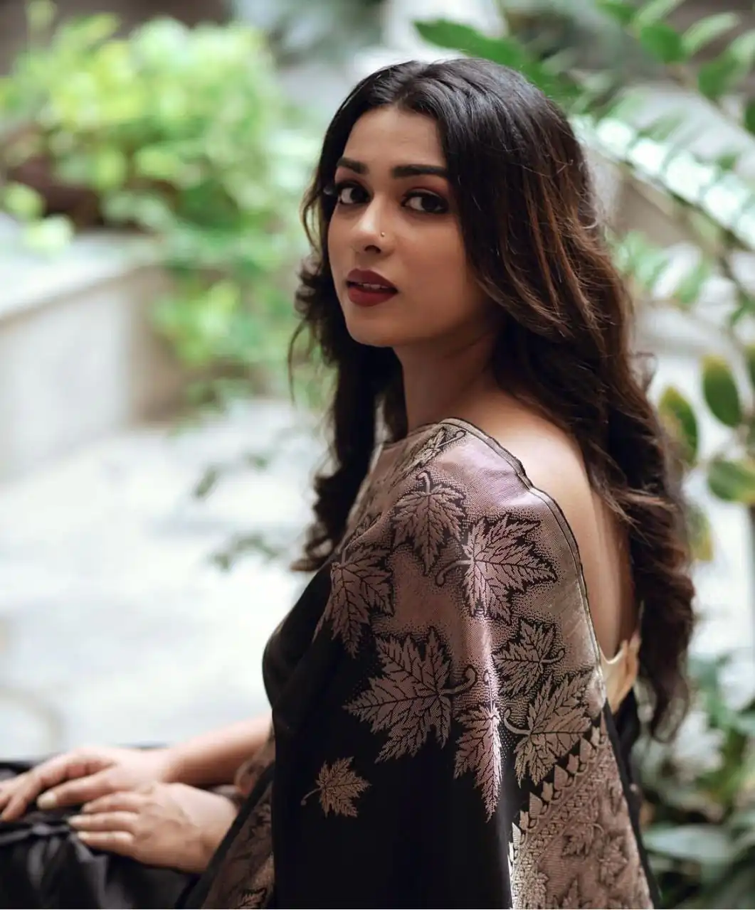 Black Soft Lichi Silk Rich Pallu Work Border Saree - Image 5