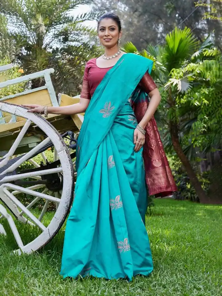 Firozi Lichi Silk Lace Border Saree - Image 3