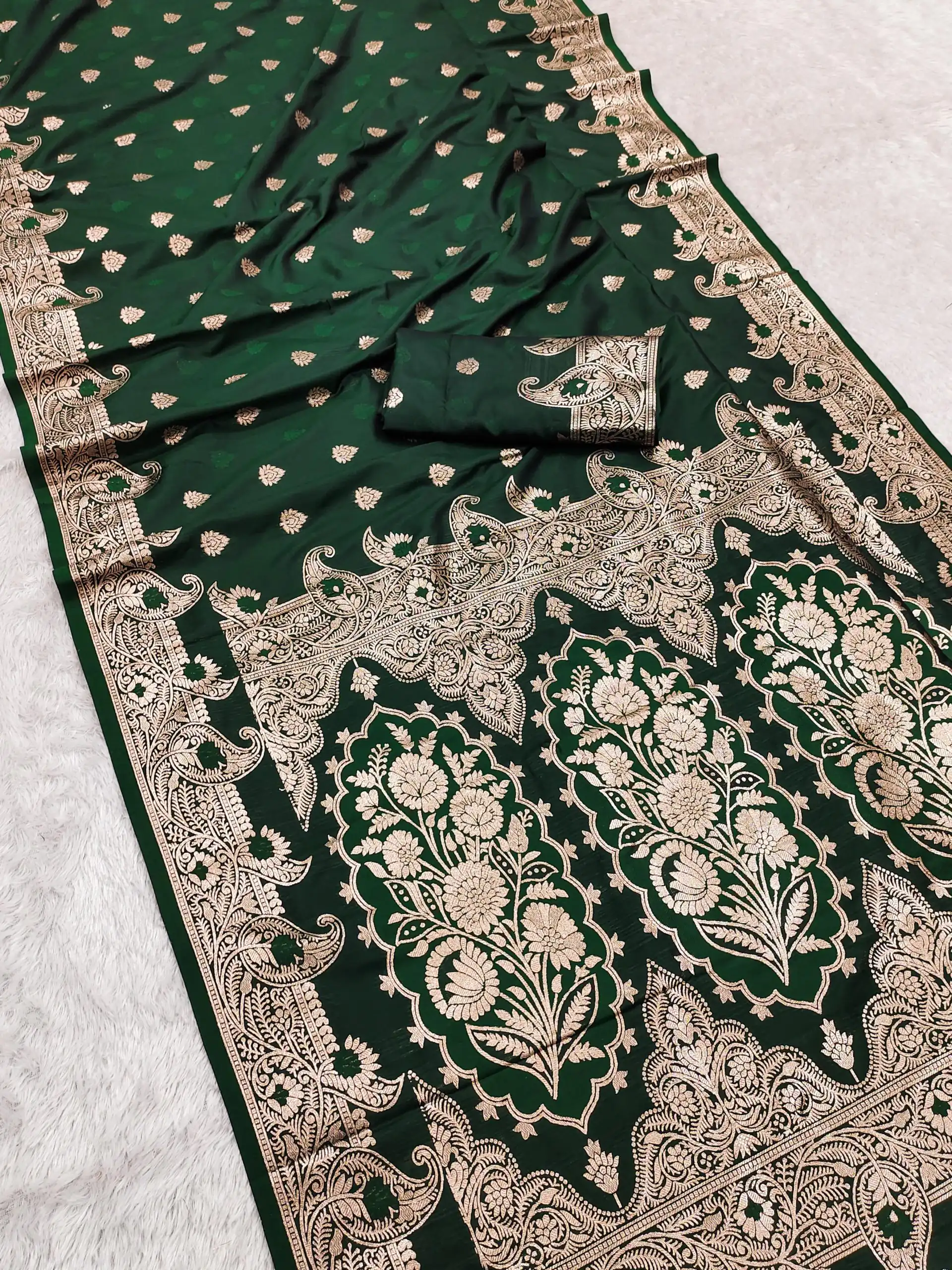 Green Banarasi Lace Zari Work Saree