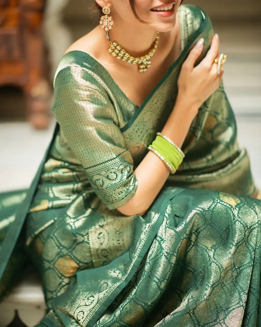 Green Soft Lichi With Jacquard Work Silk Saree - Image 3