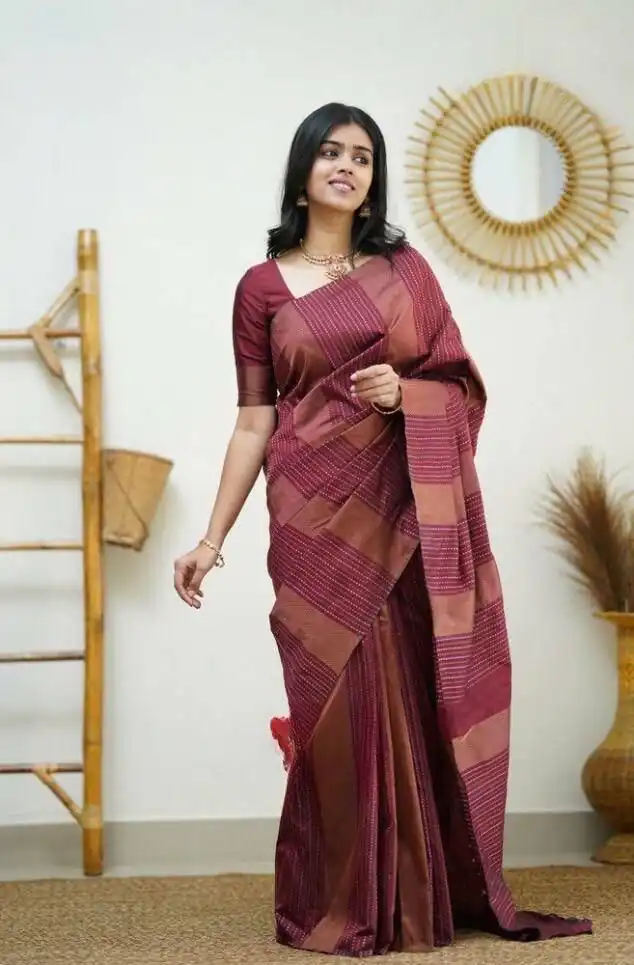 Maroon Soft Lichi Silk Rich Pallu Work Border Saree - Image 2