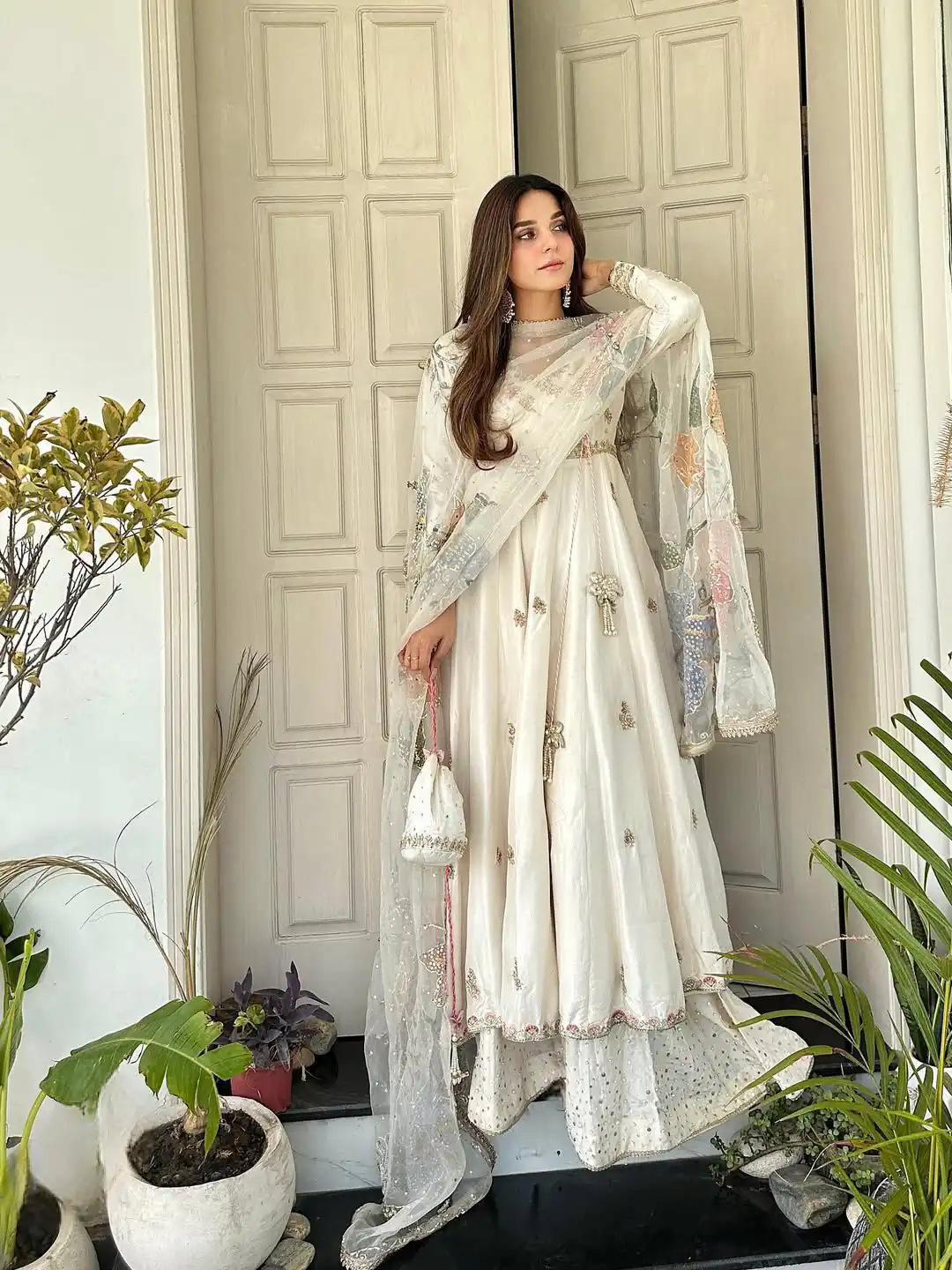 LG 2018 Off White Chinon Gown Perfect for Wedding, Party, Makar Sankranti, Anniversary, Ethnic Day – . Grab it for ₹2399. Delivery 4-6 Working Day | Gowns, Bollywood Gowns, Creative Gowns, Designer Gowns, Embroidered Gowns, Party Wear Gowns