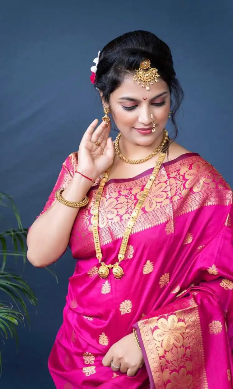 Pink Lichi Silk Border Work Saree - Image 2