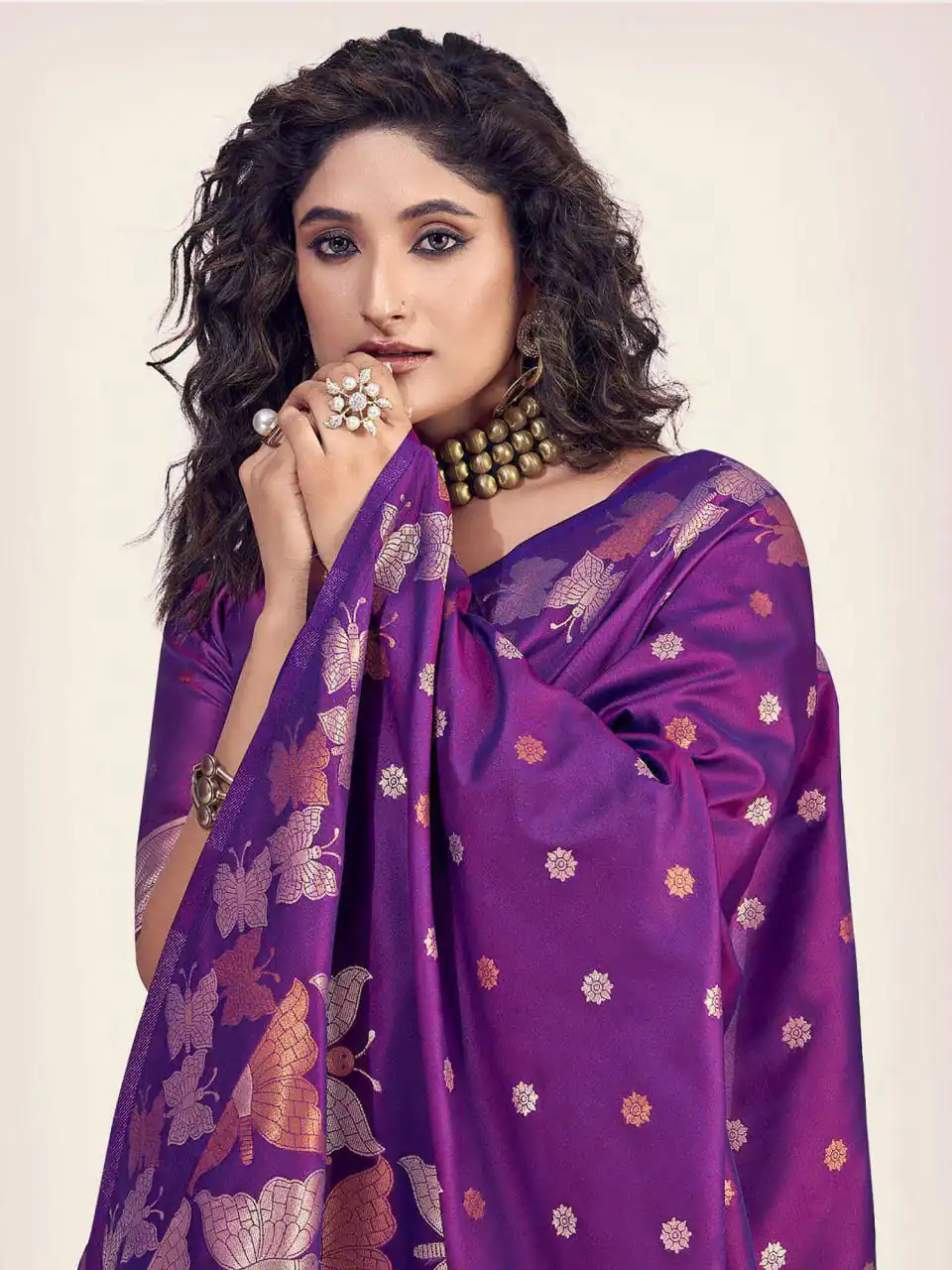 Purple Soft Lichi Silk Border Lace Work Saree - Image 3