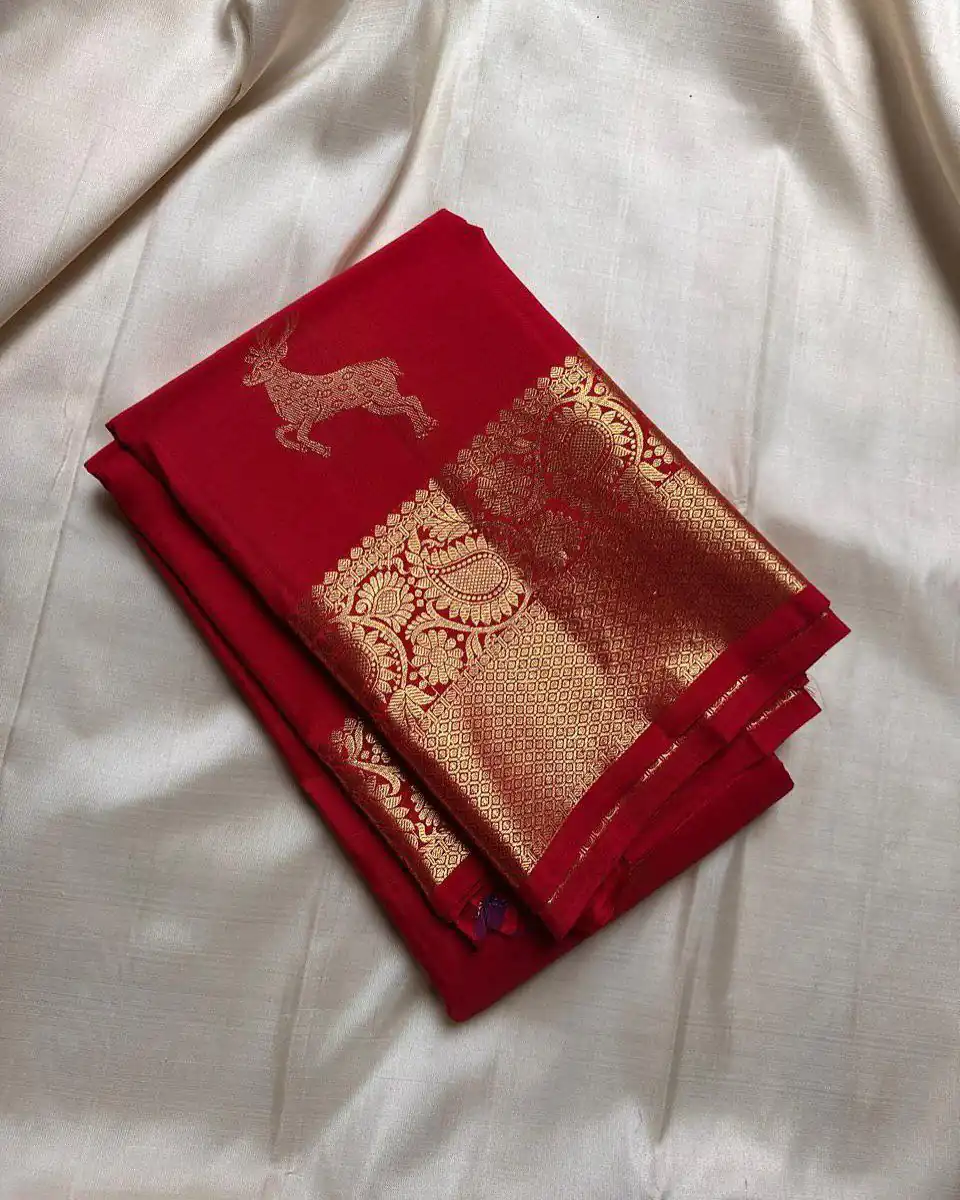 Red Soft Lichi Silk Lace Zari Work Saree - Image 2