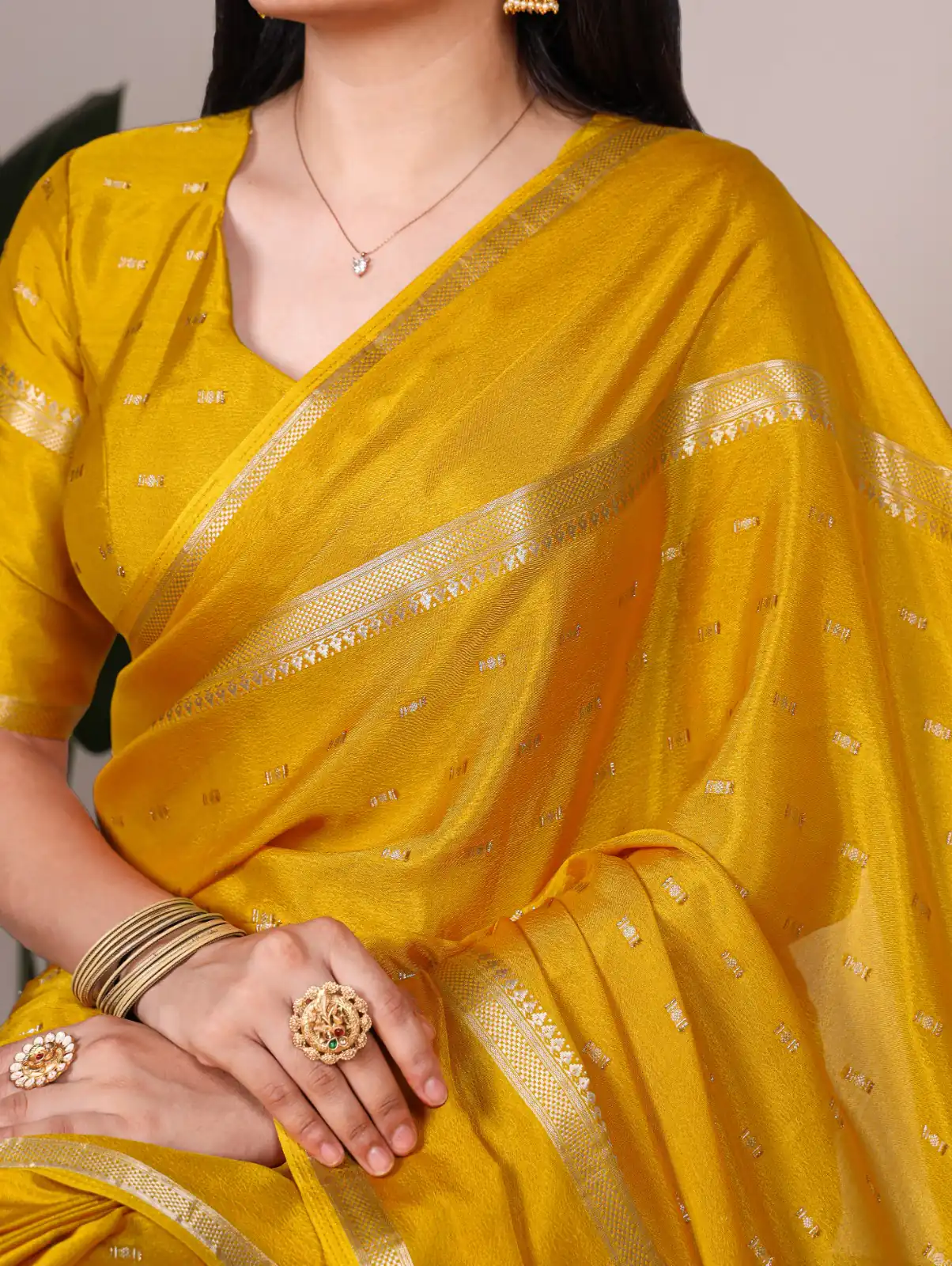 Mustered Crepe Weaving Work Saree - Image 2