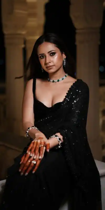 JR 636 Black Color Georgette Saree with Embroidery Work & Lace Work. Special Price ₹1899. Delivery 4-6 Working Days. Shop now. | Sarees, Bollywood Sarees, Creative Sarees, Designer Sarees, Embroidered Sarees, Ethnic Saree, Modern Digital sarees, Party Wear Sarees