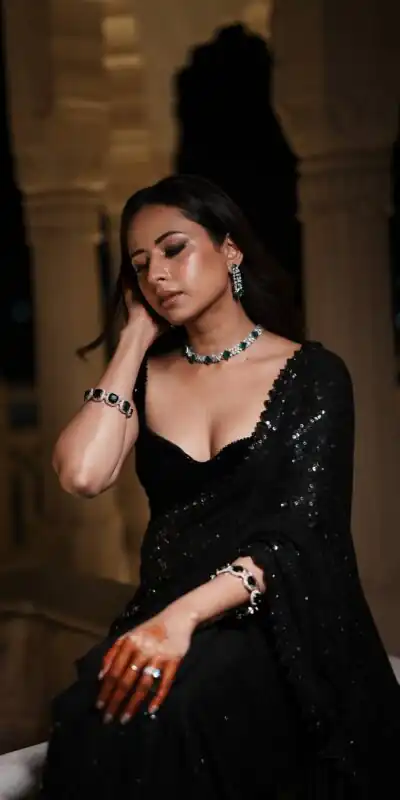 JR 636 Black Color Georgette Saree with Embroidery Work & Lace Work. Special Price ₹1899. Delivery 4-6 Working Days. Shop now. | Sarees, Bollywood Sarees, Creative Sarees, Designer Sarees, Embroidered Sarees, Ethnic Saree, Modern Digital sarees, Party Wear Sarees