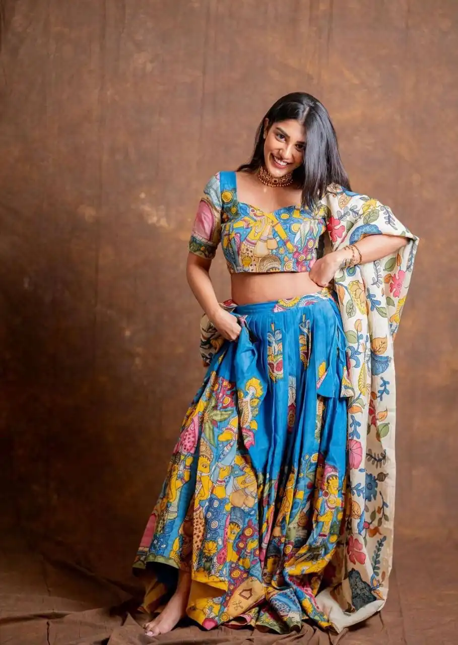 PC 425 Blue Color Chent Crep Lehenga Choli with Kalamkari Print. Special Price ₹2049. Delivery 4-6 Working Days. Shop now. | Lehenga, Bollywood Lehenga, Creative Lehenga, Designer Lehenga, Embroidered Lehenga, Party Wear Lehenga