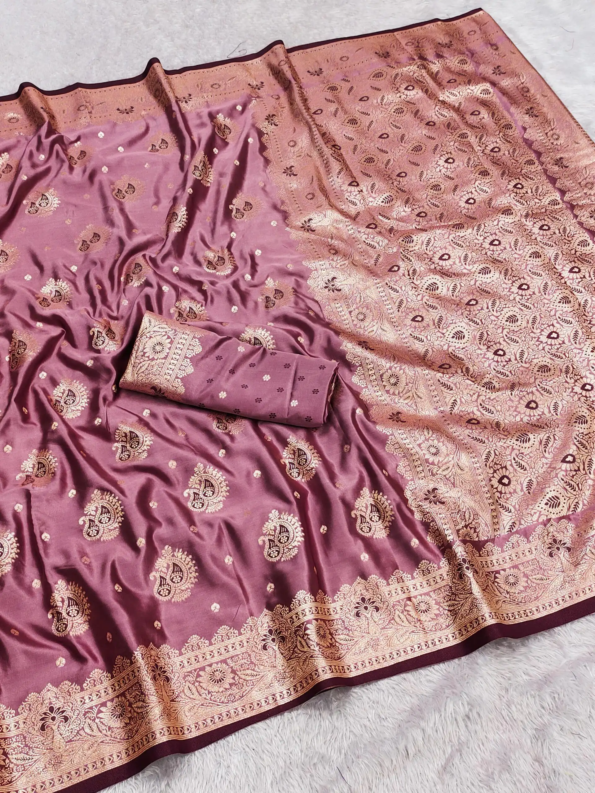 Onion Satin Silk Lace Zari Work Saree - Image 2